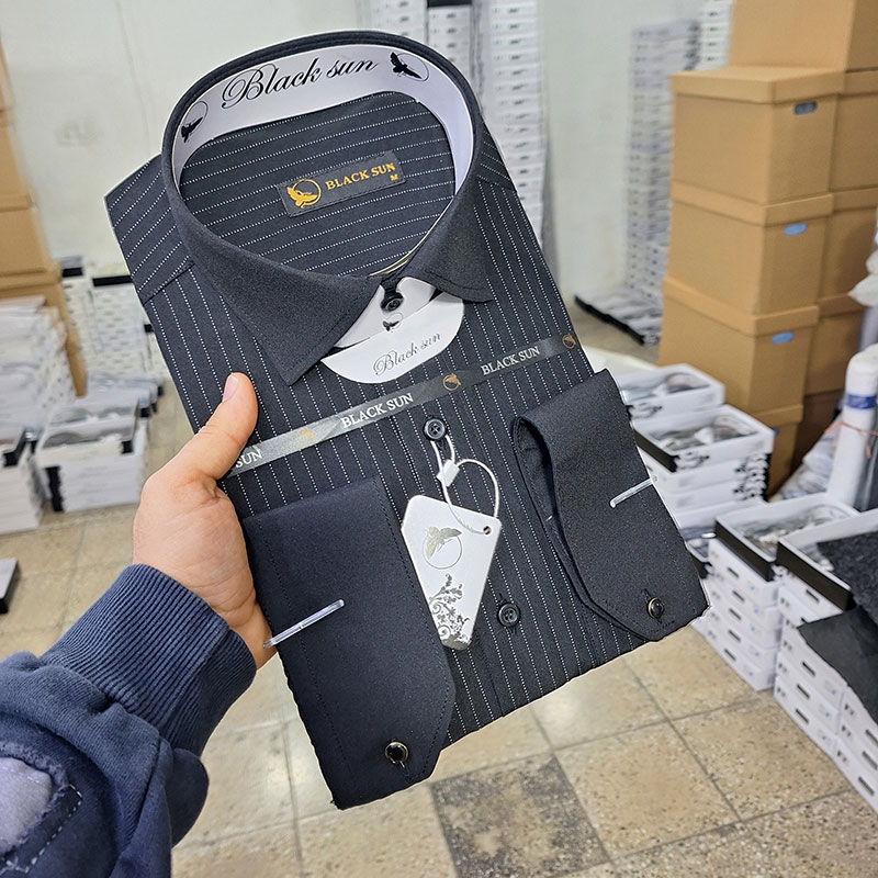 پیراهن مردانه راه‌راه مشکی S&T بلک سان – مدل تا شده با خطوط سفید